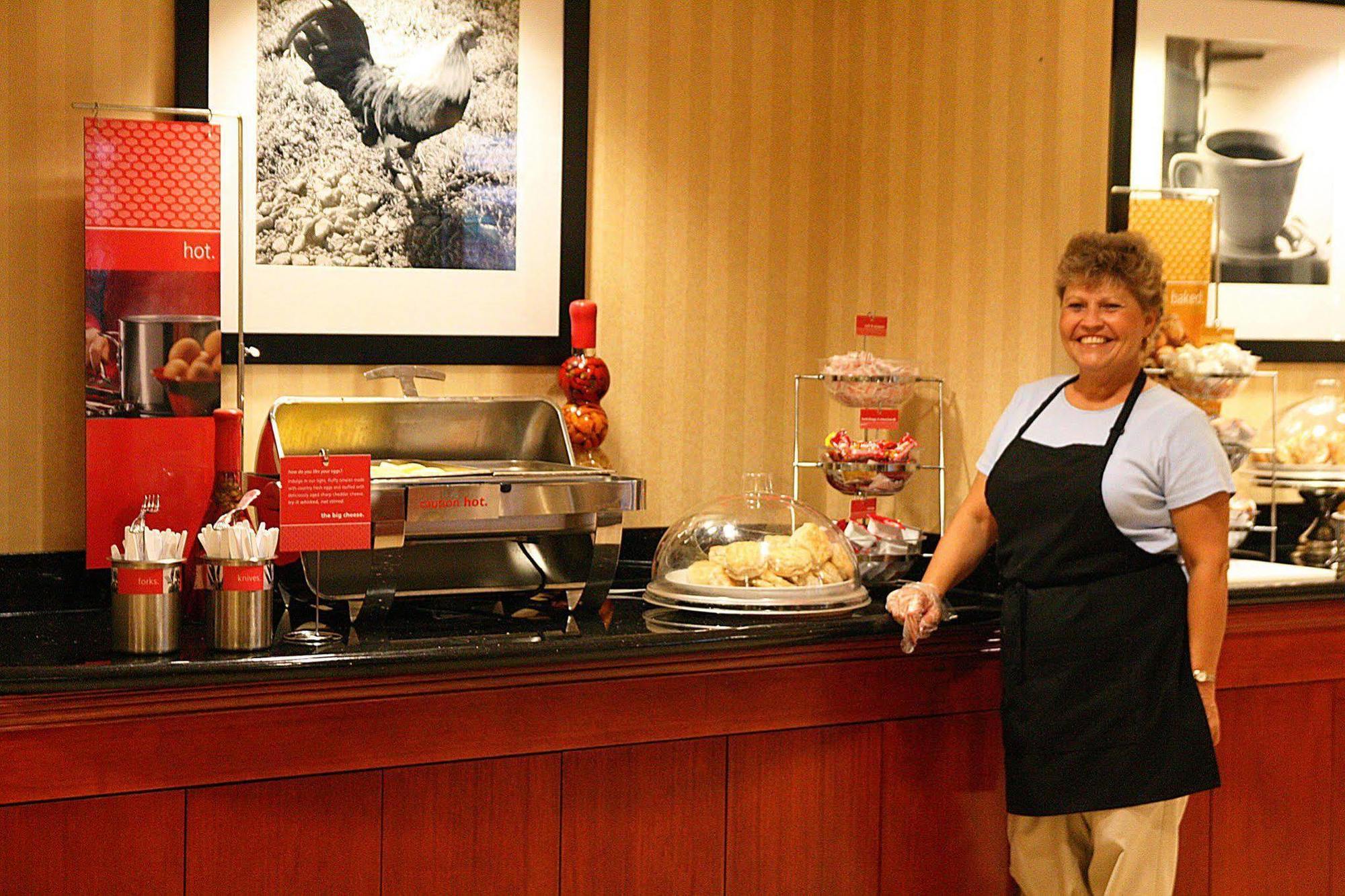 Hampton Inn Farmville Restoran gambar